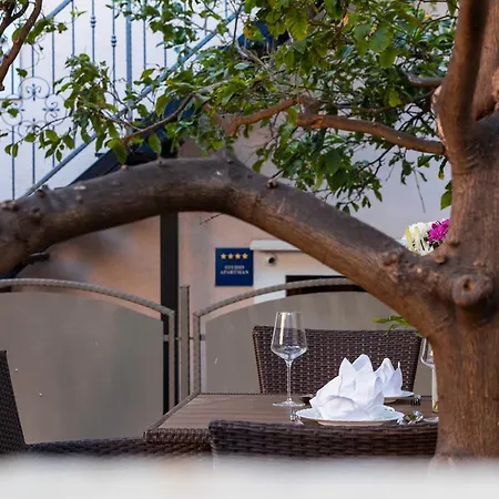 Riva 2 Apartman Komiža